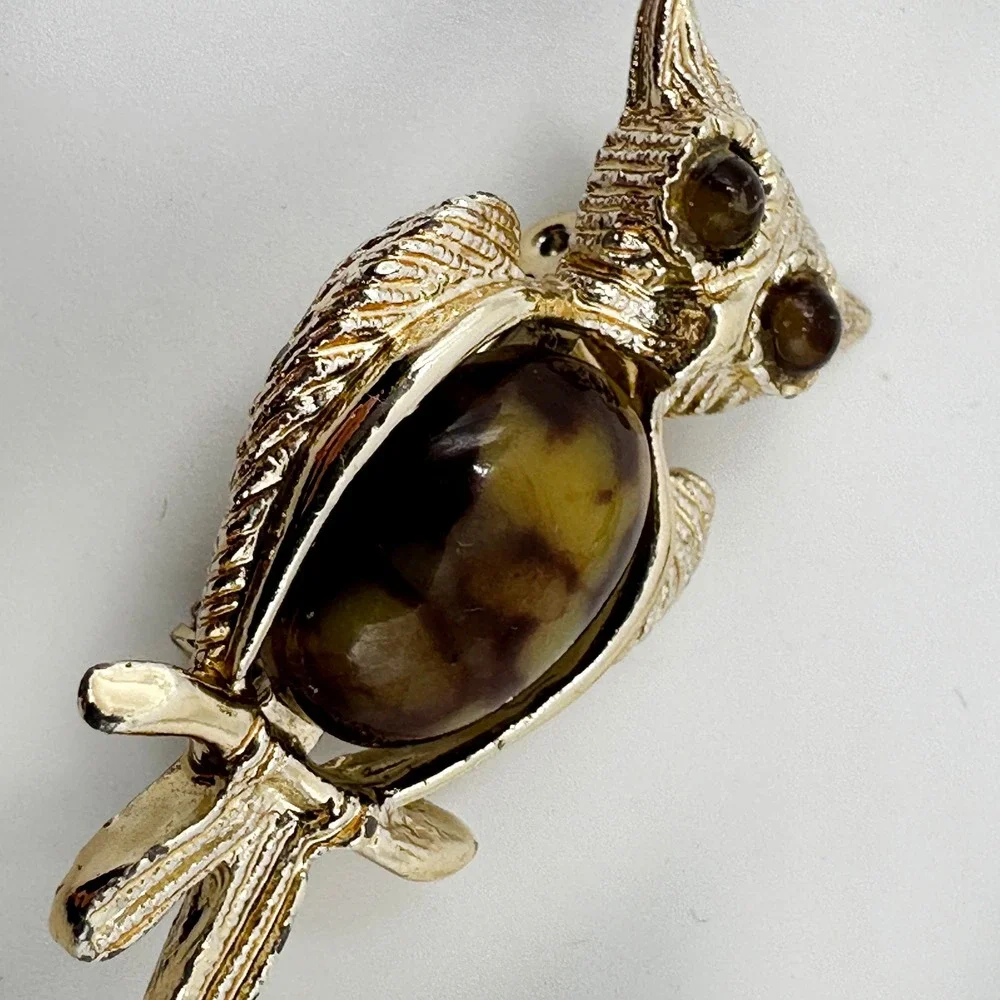 Pair Vintage Gold Tone‎ Owl Brooches Tiger's Eye Belly Pins Unsigned Birds